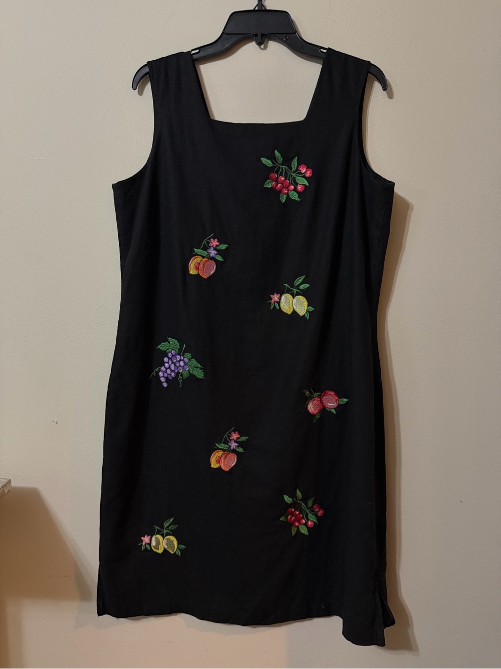 Linen Sleeveless Fruit Embroidered Shift Dress